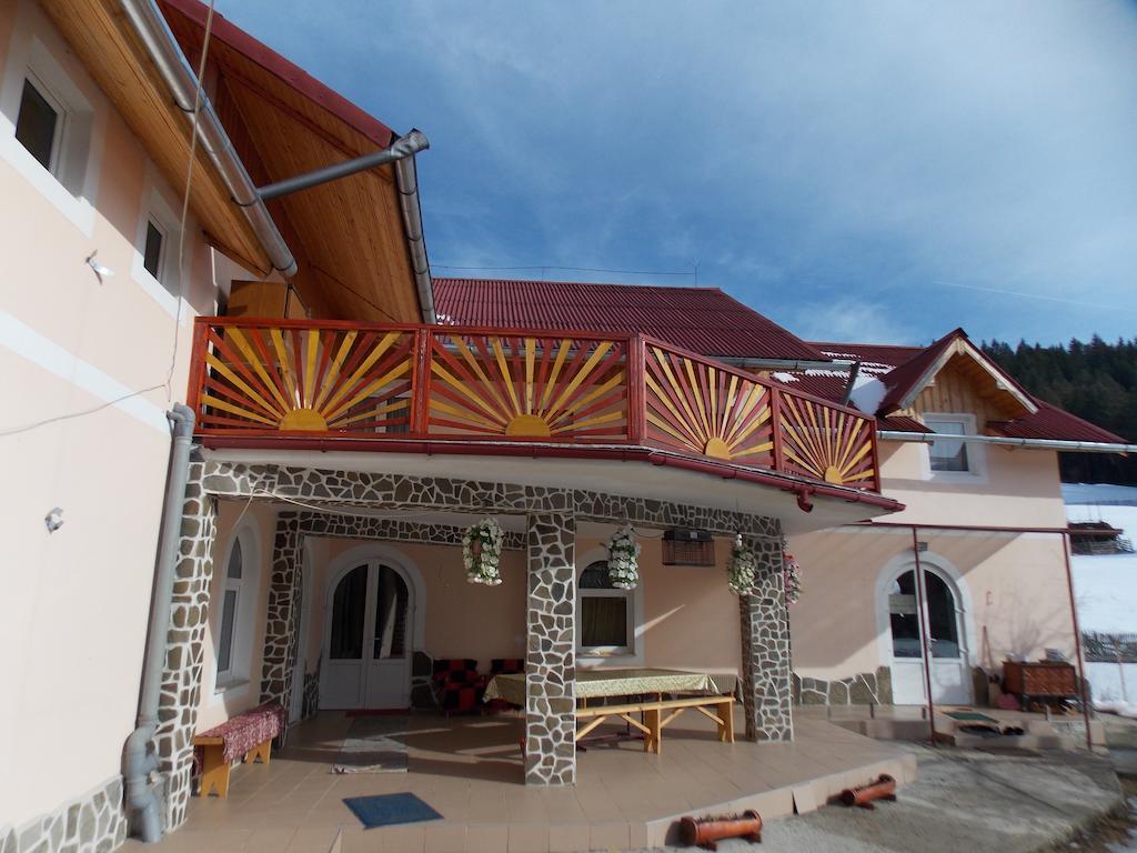 Pensiunea Paradiso Poiana Teiului Ngoại thất bức ảnh