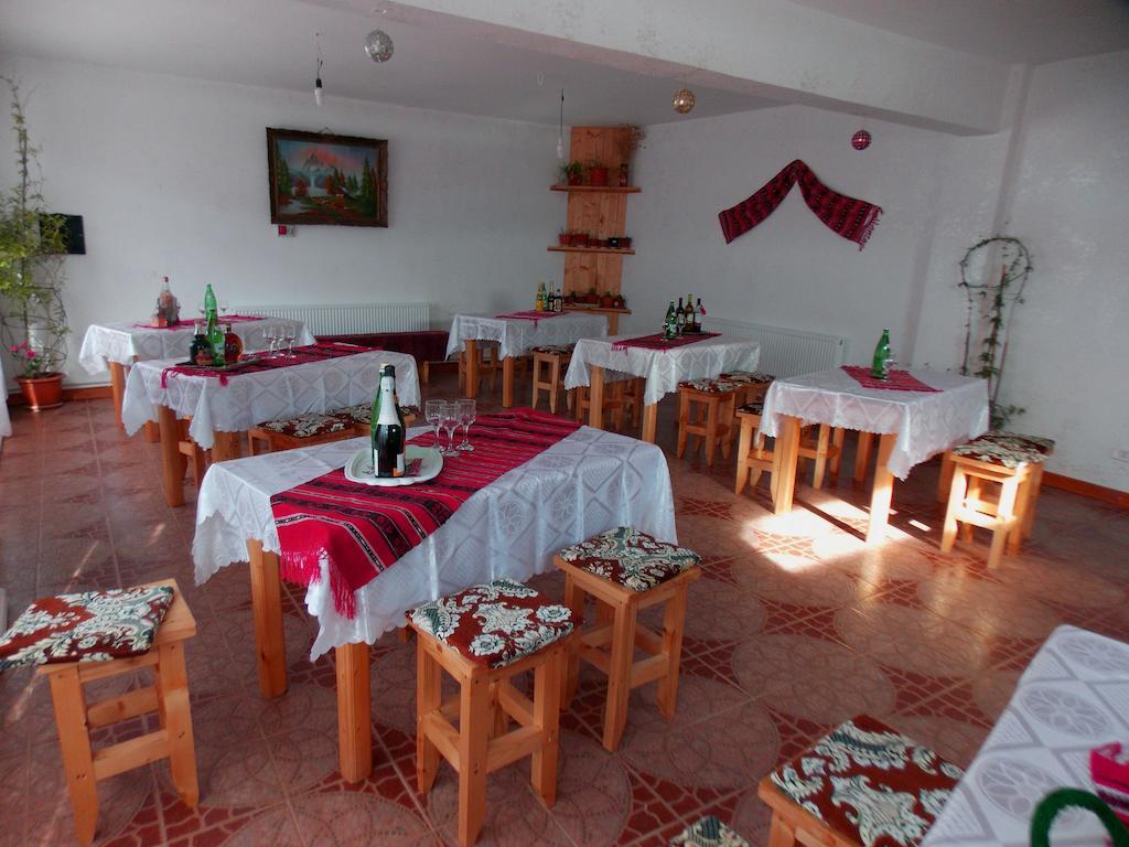 Pensiunea Paradiso Poiana Teiului Ngoại thất bức ảnh