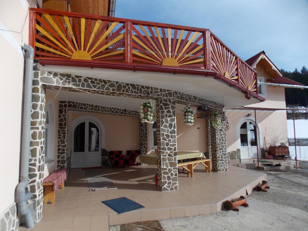 Pensiunea Paradiso Poiana Teiului Ngoại thất bức ảnh